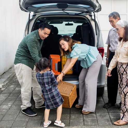 Butuh Mobil Mewah untuk Acara Istimewa? Sewa Alphard dan Fortuner di Hastin Rental Mobil