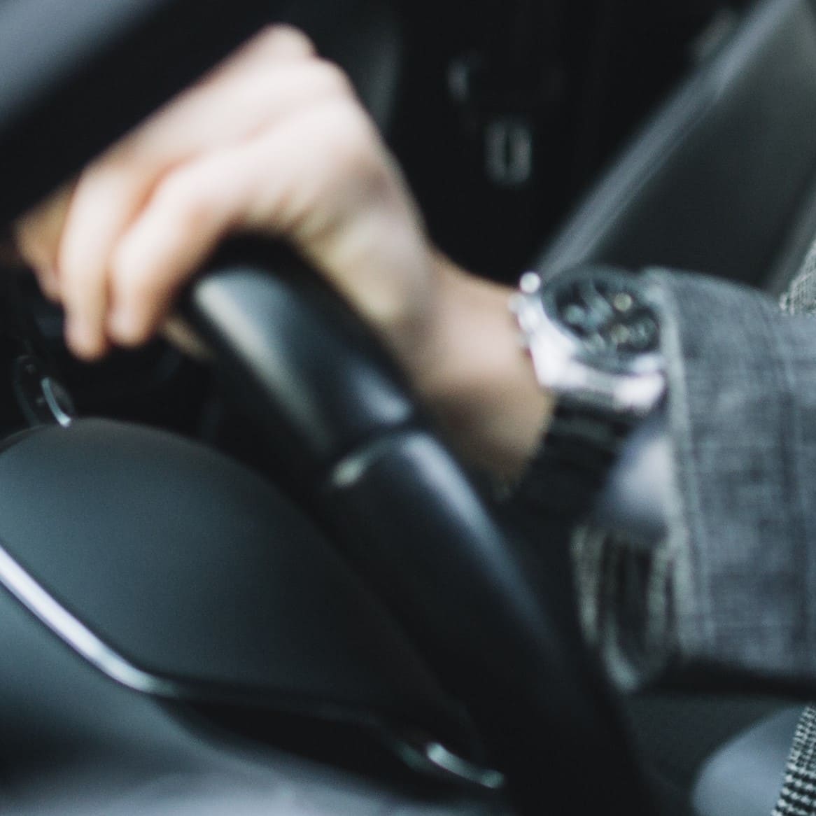 Nikmati Kemewahan Alphard Kelas Atas dengan Layanan VIP Bersama Hastin Rental Mobil