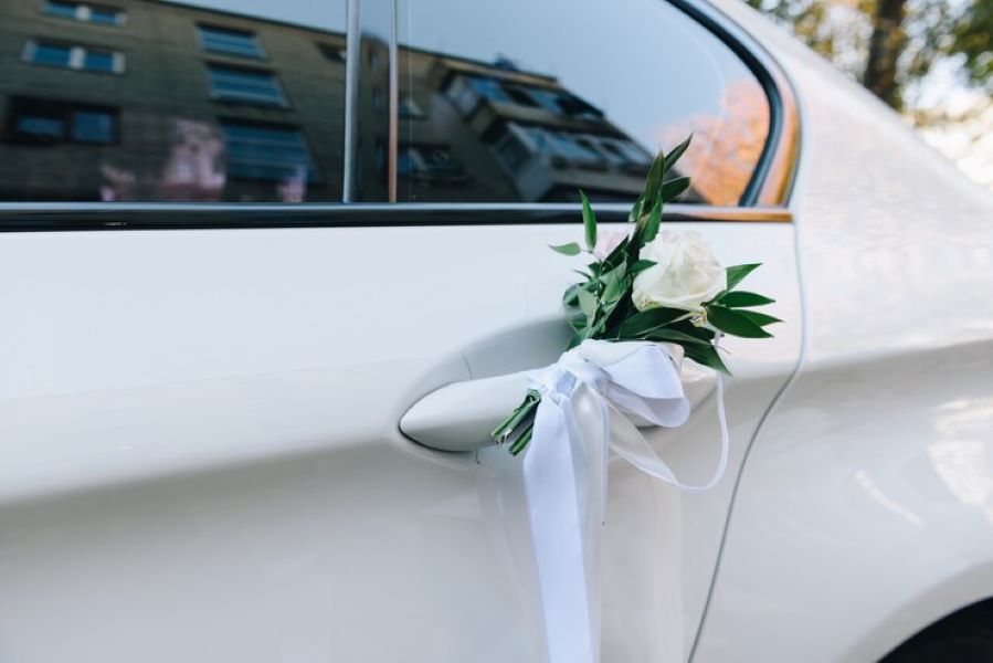 Acara Pernikahan Lebih Meriah dengan Sewa Hiace, Innova Reborn, atau Avanza di Hastin Rental Mobil